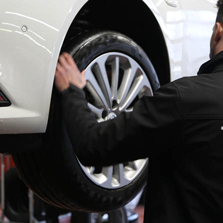 Radwechsel mit Wuchten, pro Rad jetzt bestellen! A.T.U Auto Radwechsel mit Wuchten, pro Rad jetzt bestellen! A.T.U Auto